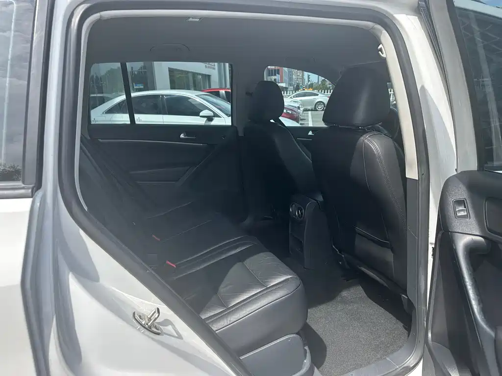 Volkswagen Tiguan — миниатюра 5