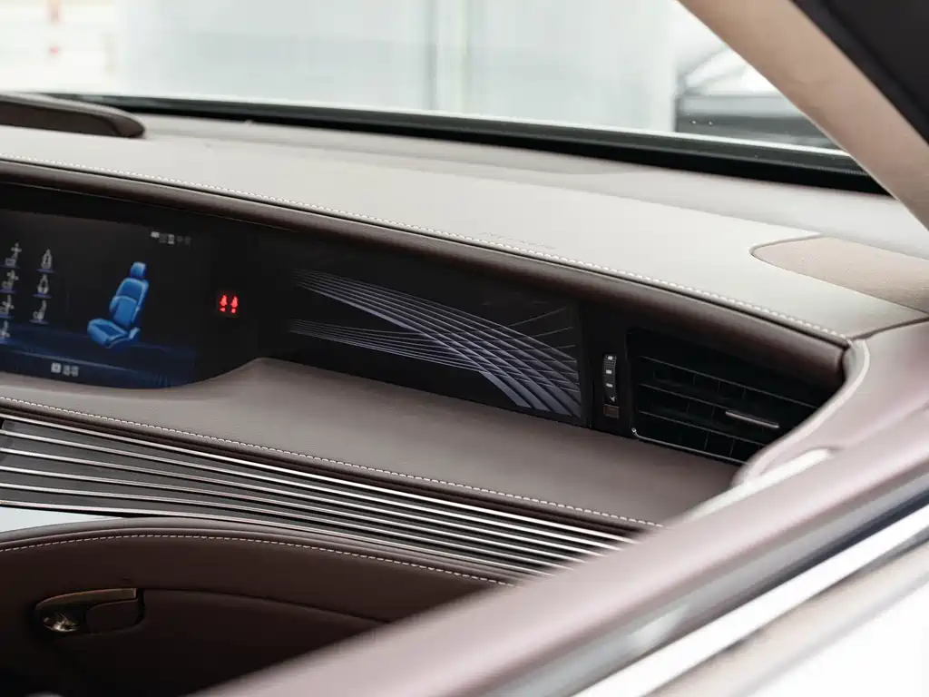 Lexus LS — миниатюра 20