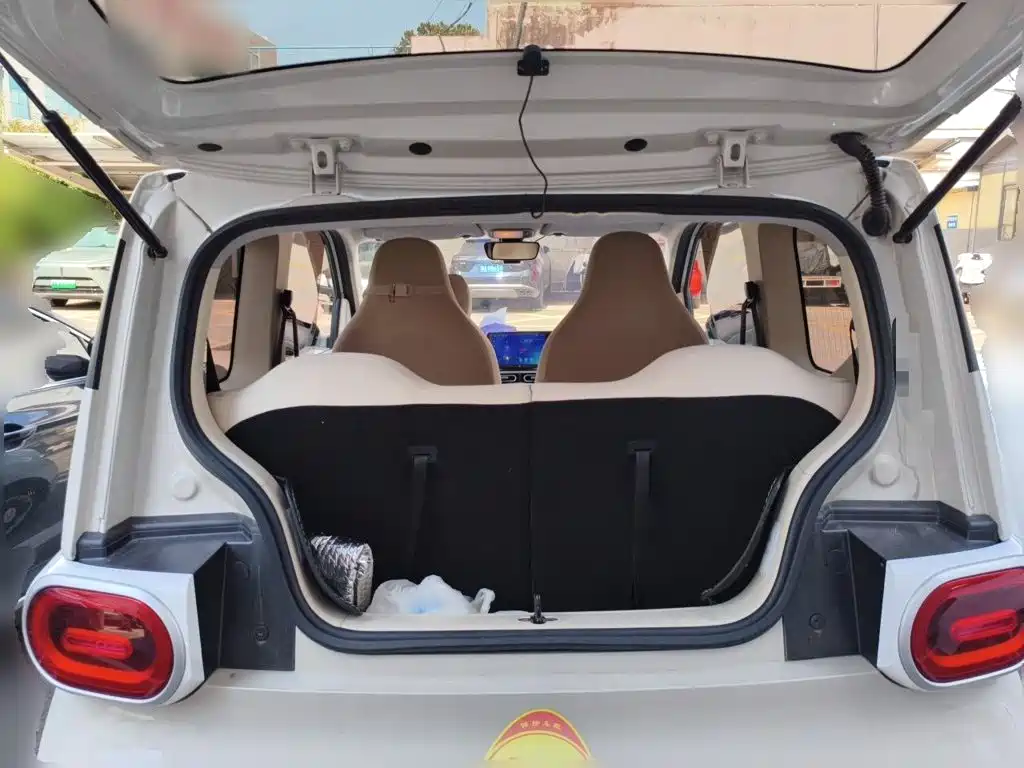 Wuling MINIEV — миниатюра 10