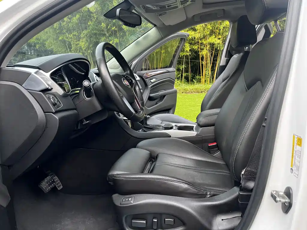 Cadillac SRX — миниатюра 12