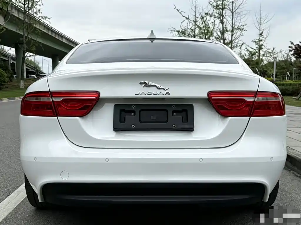 Jaguar XE 2015 2.0T 200PS R-Sport