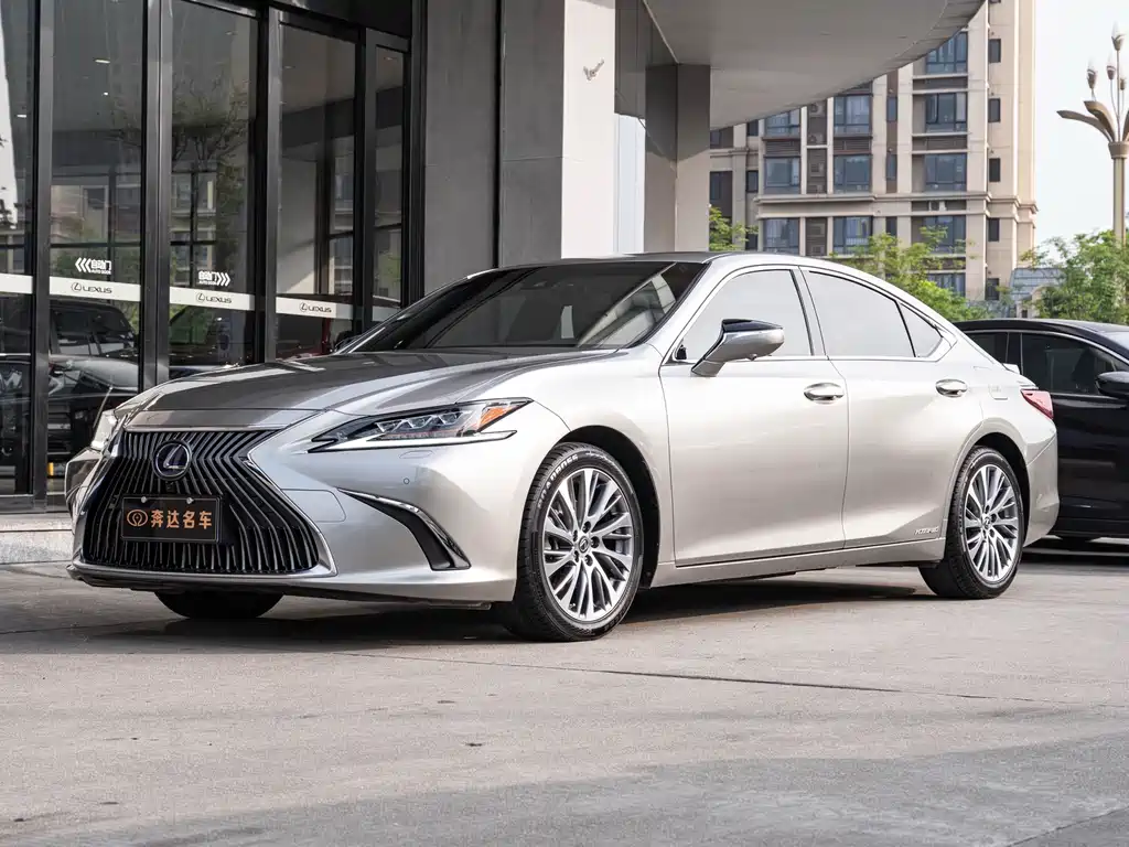 Lexus ES 2019