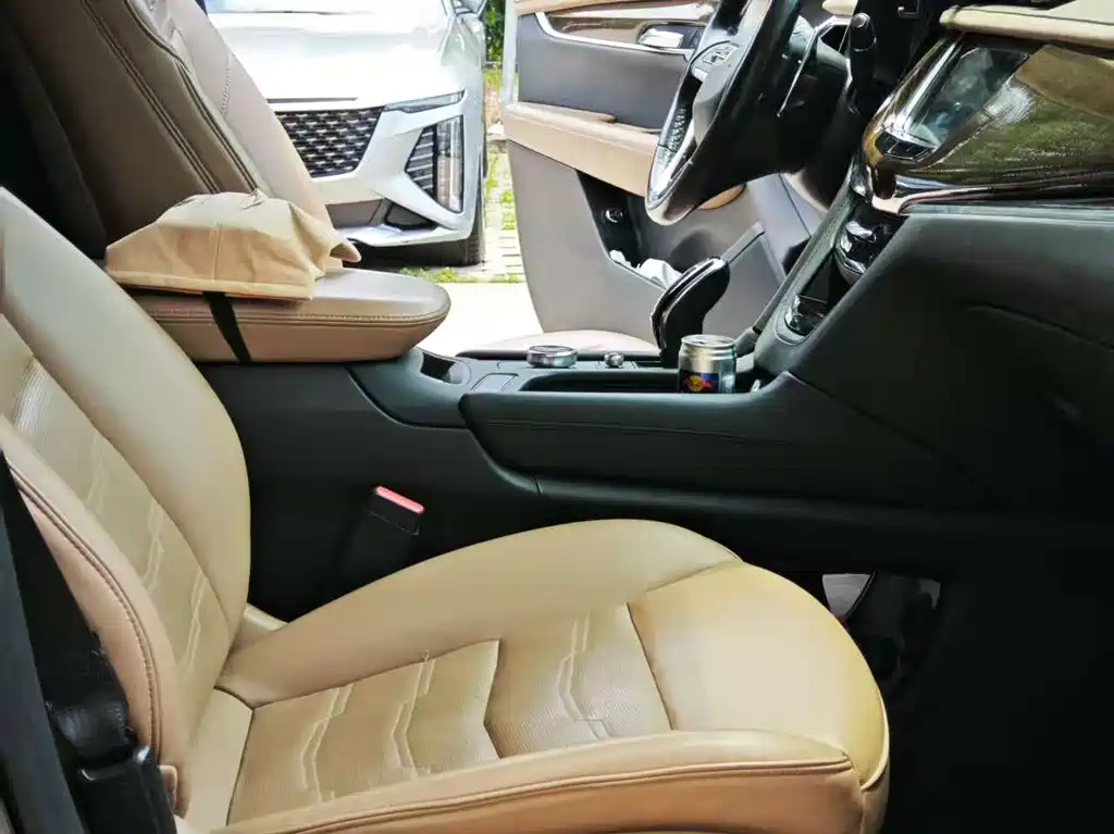 Cadillac XT6 2020 28T мест Sport