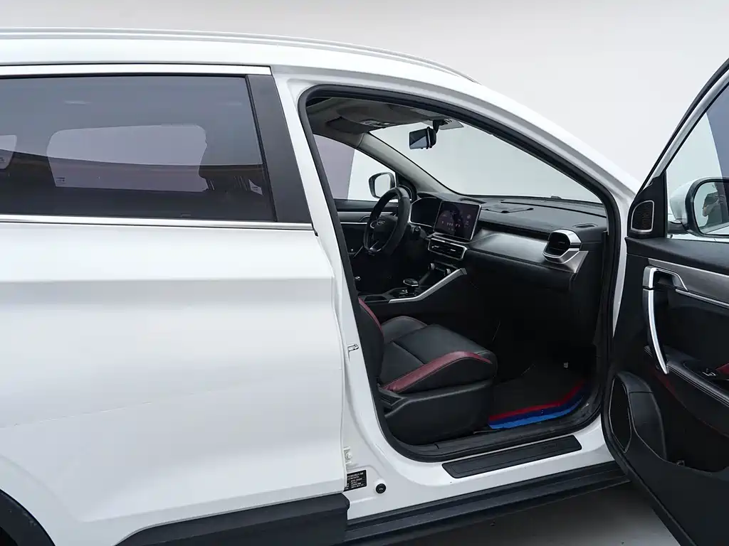 Geely Binyue — миниатюра 8