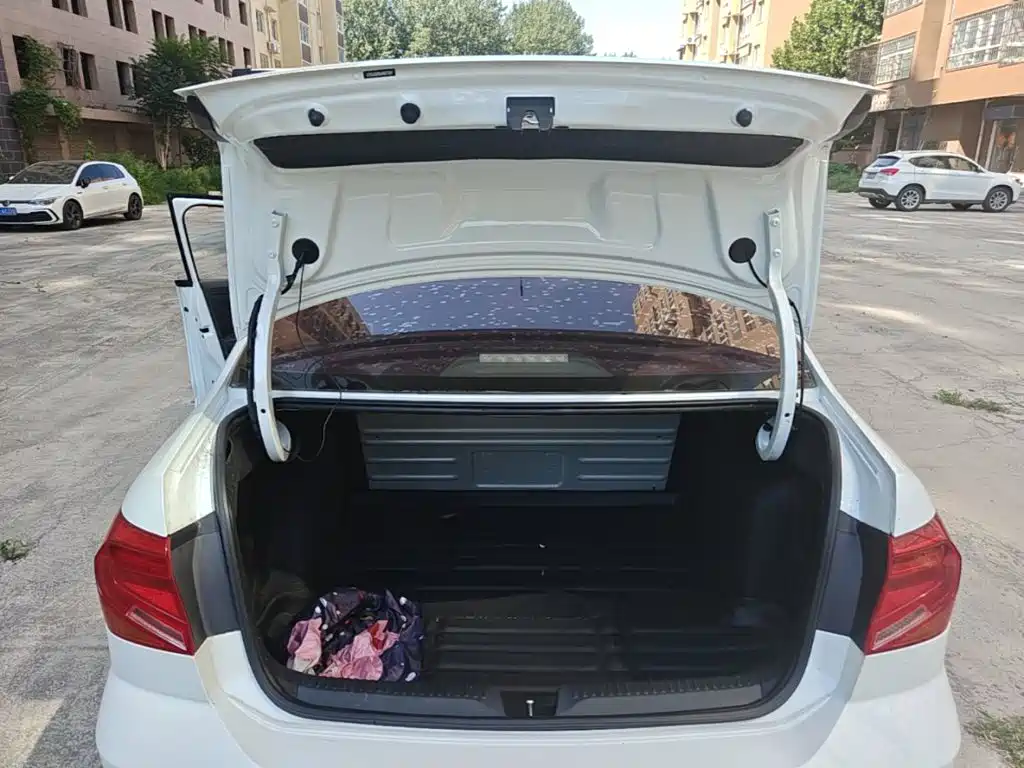 Volkswagen Jetta — миниатюра 19