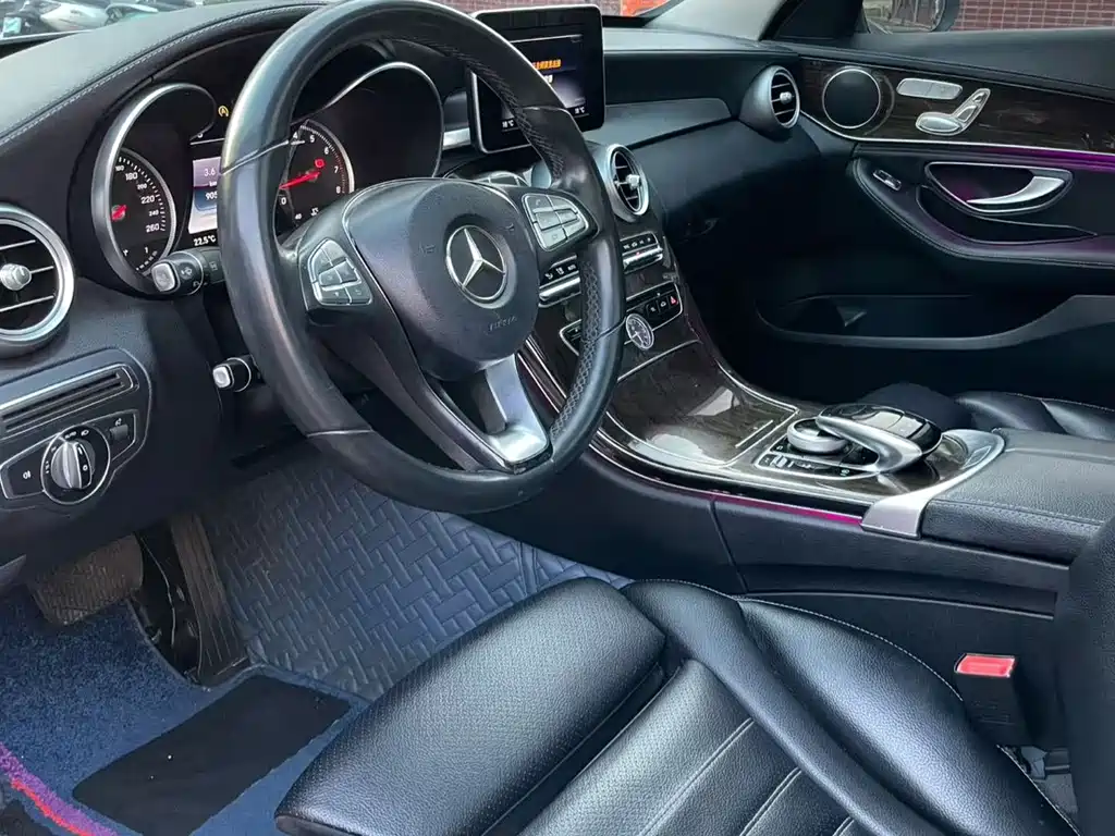 Mercedes-Benz C-Class — миниатюра 7