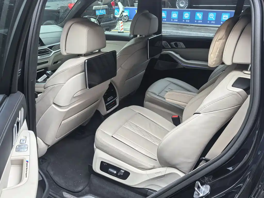 BMW X7 xDrive40i Executive Type M Sport Package, фото 4