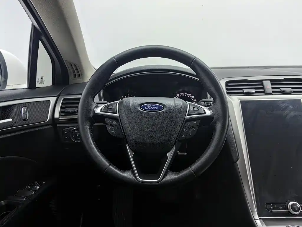 Ford Mondeo — миниатюра 11