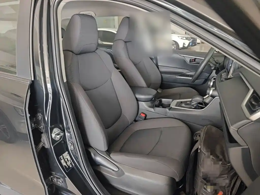 Toyota RAV4 — миниатюра 25