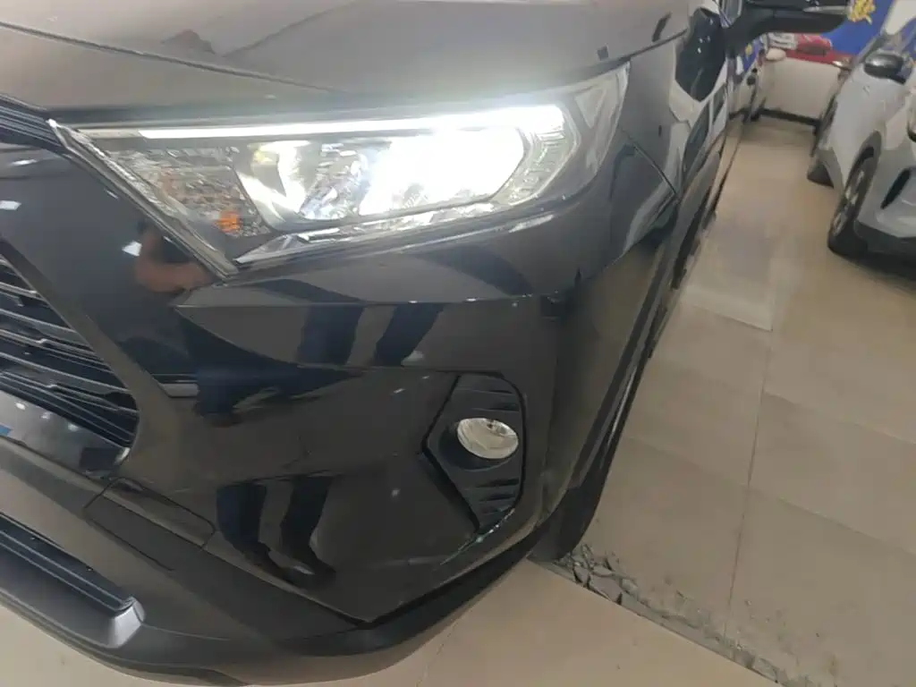 Toyota RAV4 — миниатюра 24
