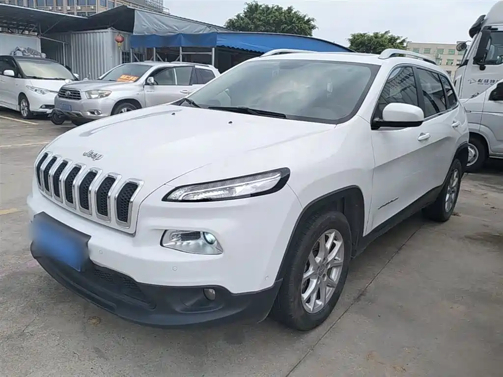 Купить Jeep Cherokee