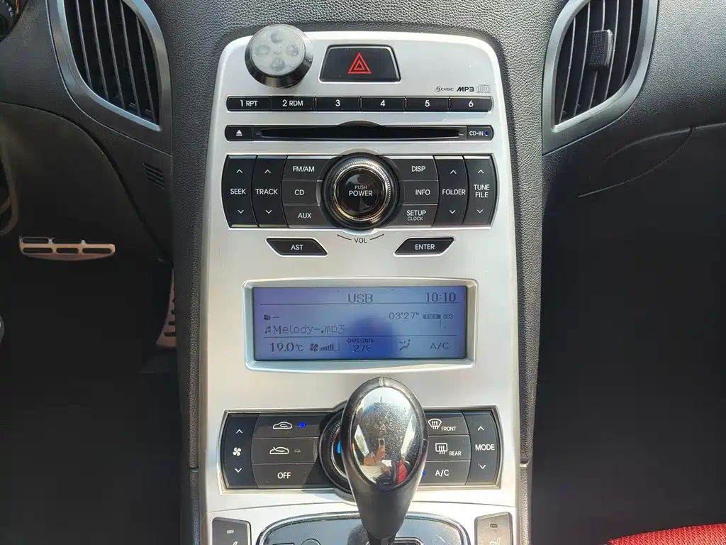 Hyundai Genesis Coupe — миниатюра 11