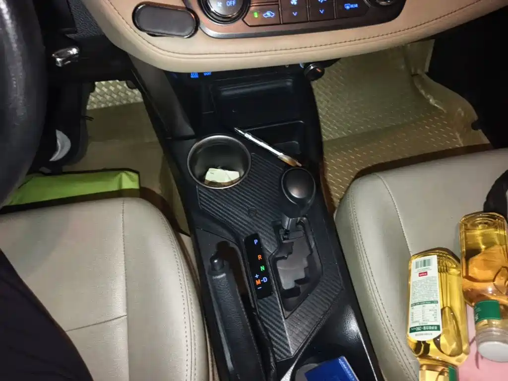 Toyota RAV4 — миниатюра 15