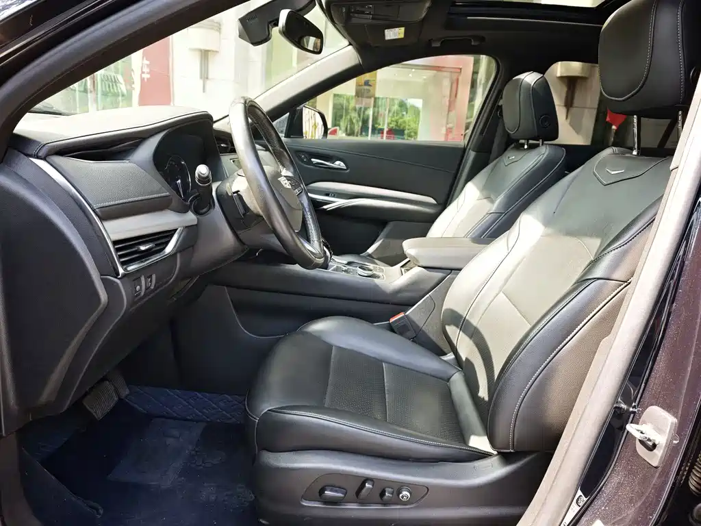 Cadillac XT4 — миниатюра 11