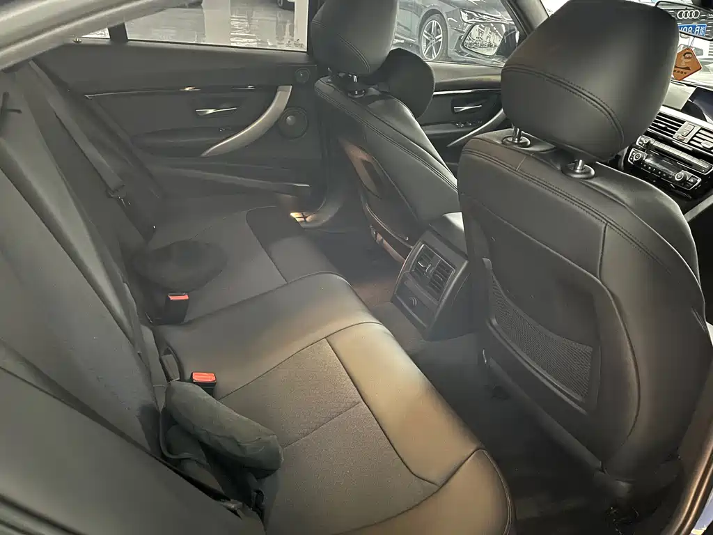 BMW 3 Series — миниатюра 8