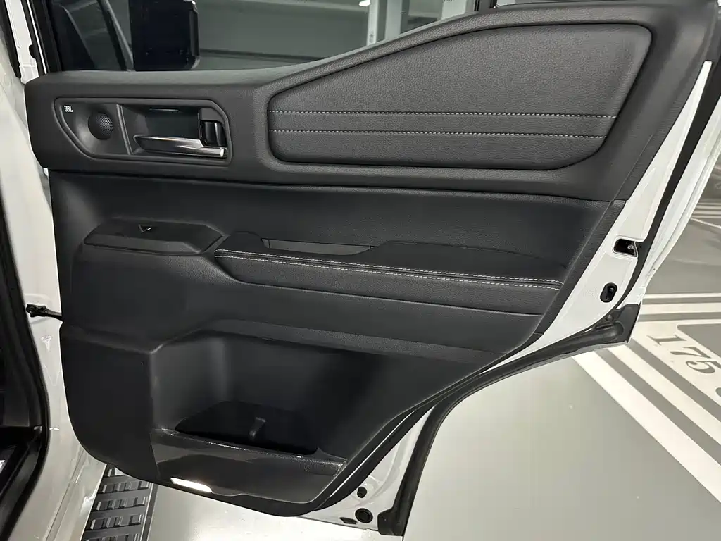 Toyota Prado — миниатюра 17