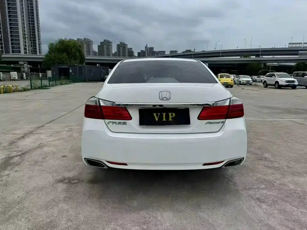 Honda Accord — миниатюра 8