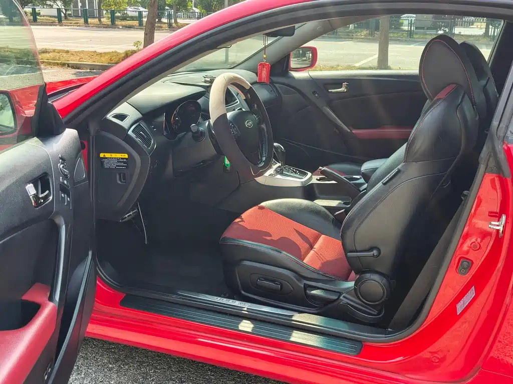 Hyundai Genesis Coupe — миниатюра 7