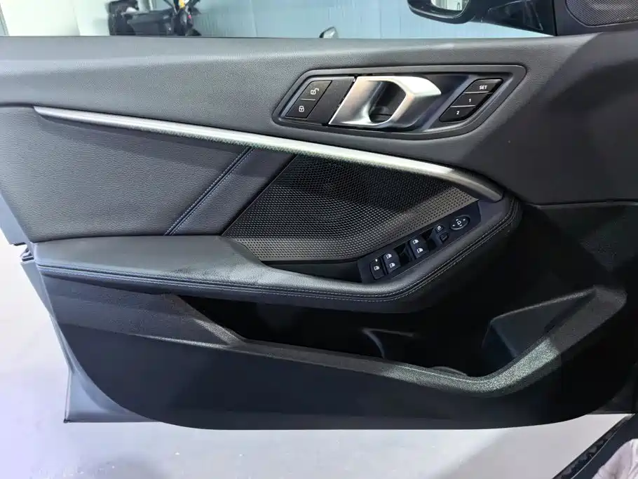BMW 2 Series (Import) — миниатюра 7