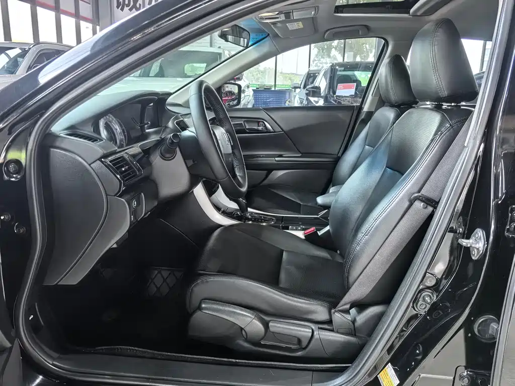 Honda Accord — миниатюра 8