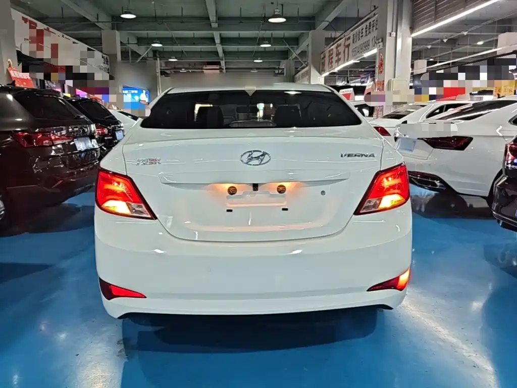 Hyundai Verna — миниатюра 6
