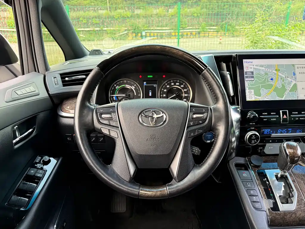 Toyota Vellfire — миниатюра 4
