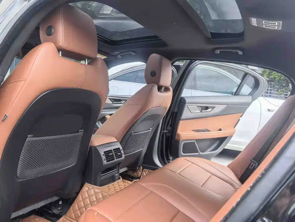 Jaguar XEL — миниатюра 6