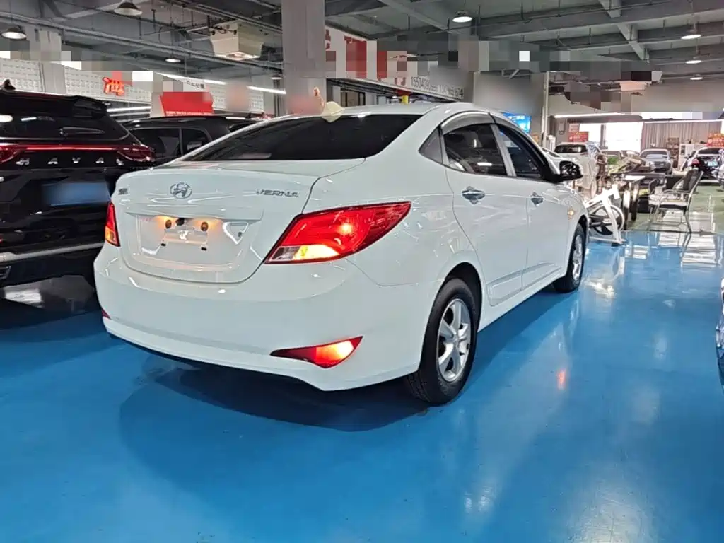 Hyundai Verna — миниатюра 7
