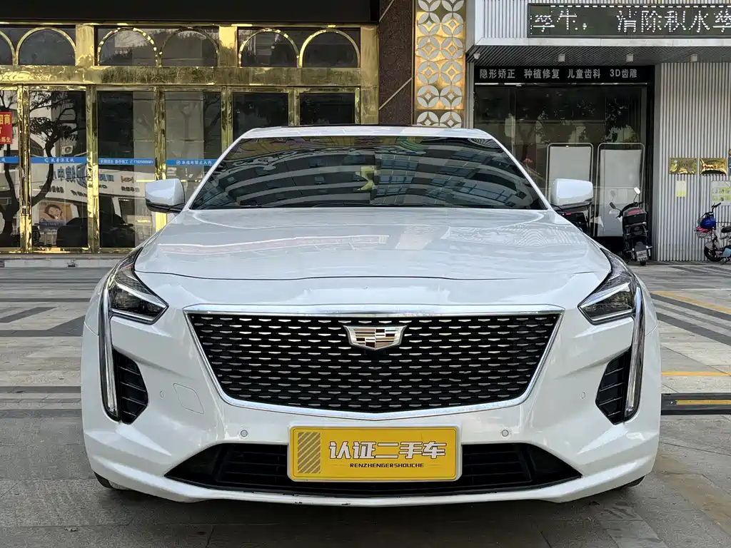 CADILLAC CT6
