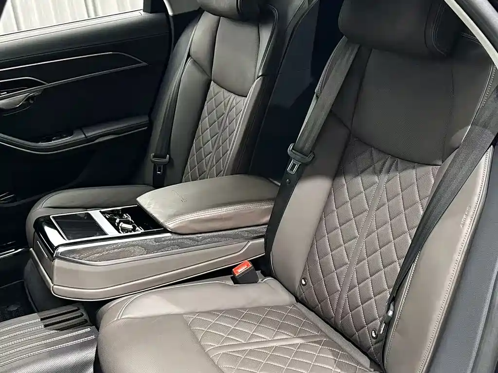 Audi A8 — миниатюра 11