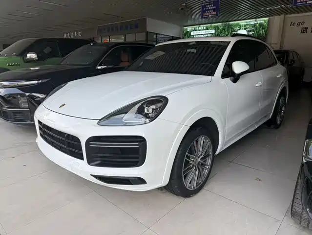 PORSCHE CAYENNE 2020