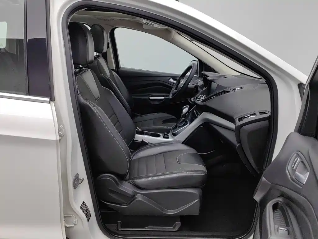Ford Kuga — миниатюра 23