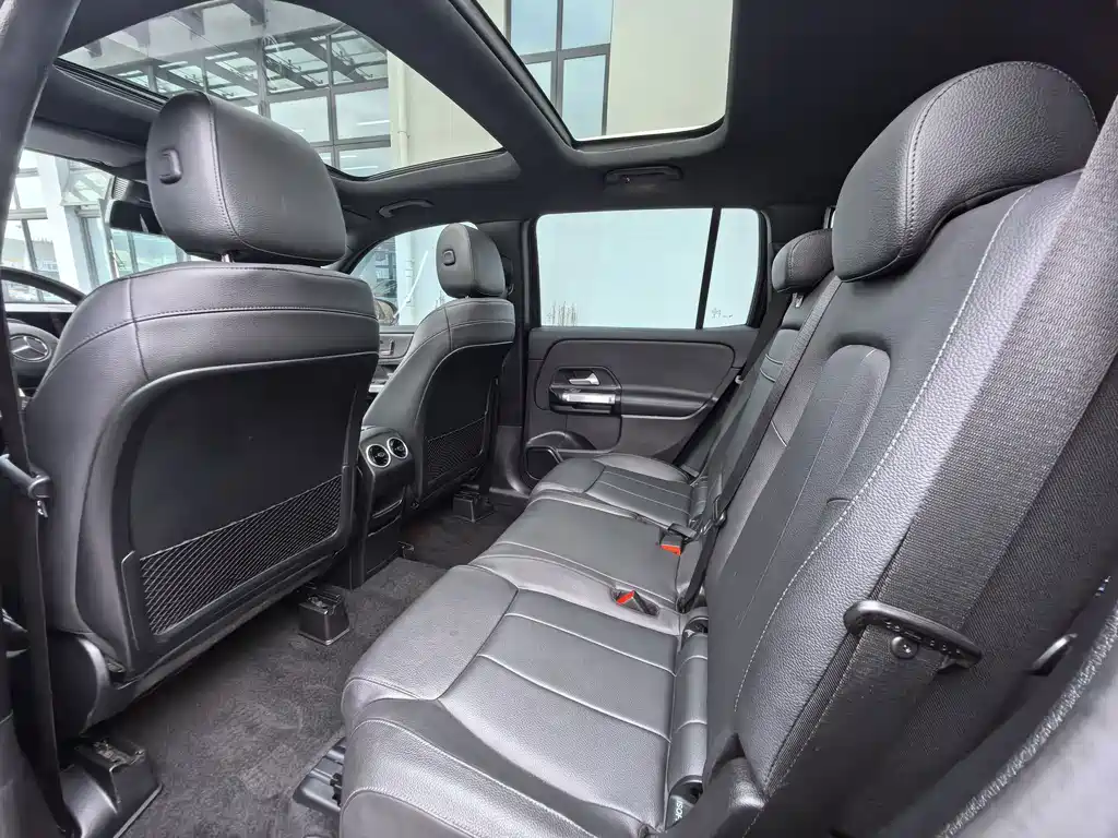 Mercedes-Benz GLB — миниатюра 7