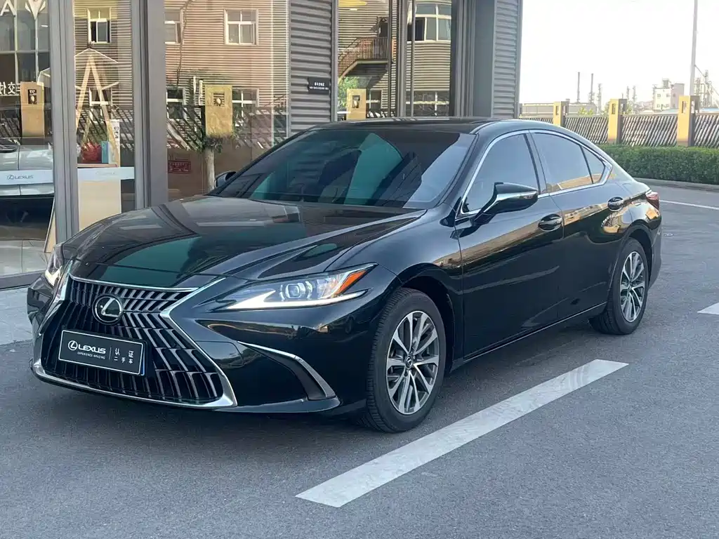 Купить Lexus ES