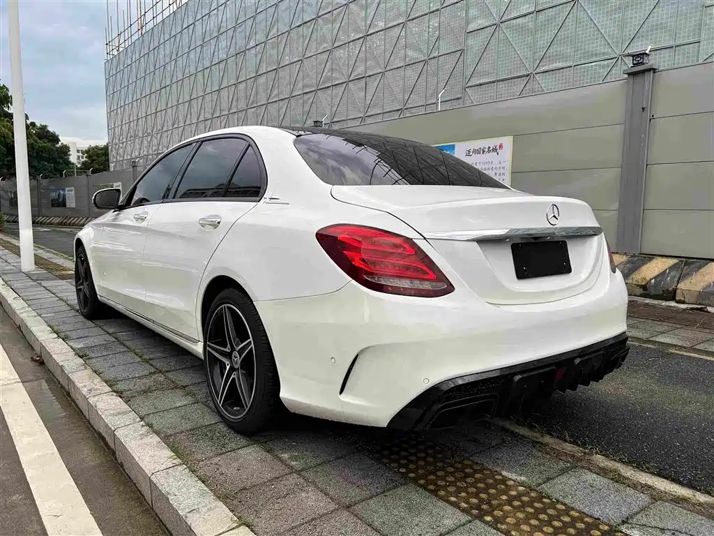 Mercedes-Benz C-Class — миниатюра 3