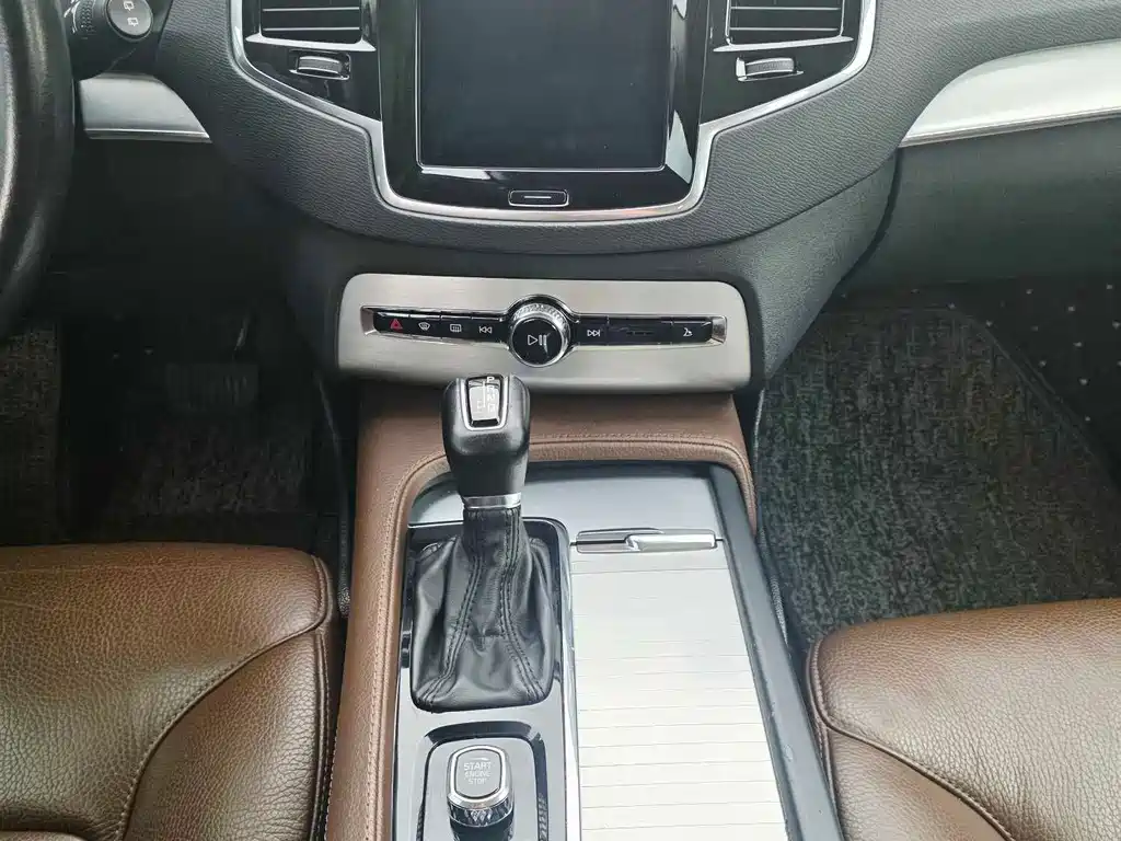 Volvo XC90 — миниатюра 18