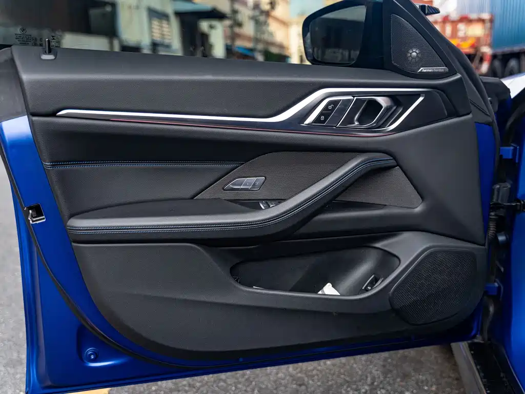 BMW i4 — миниатюра 8