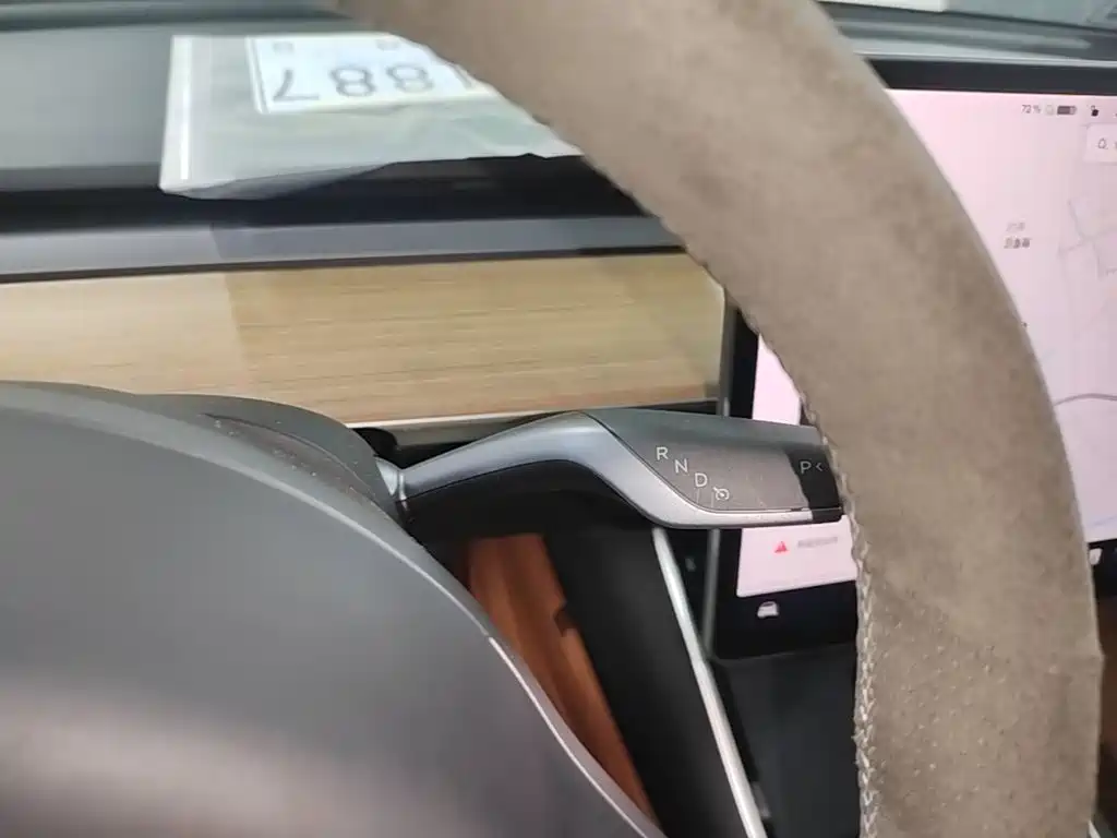 Tesla Model 3 — миниатюра 14