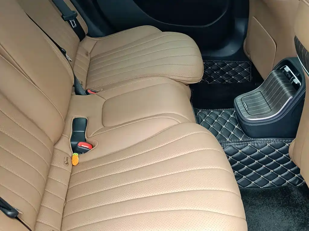Mercedes-Benz E-Class — миниатюра 17