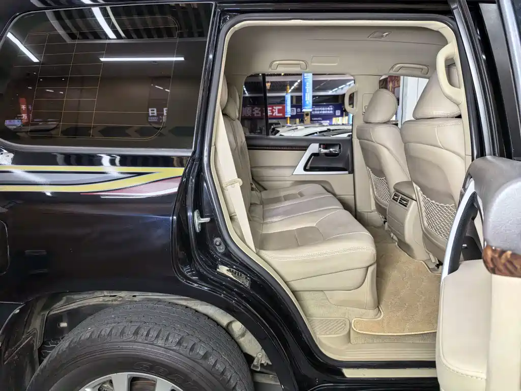 Toyota Land Cruiser — миниатюра 20