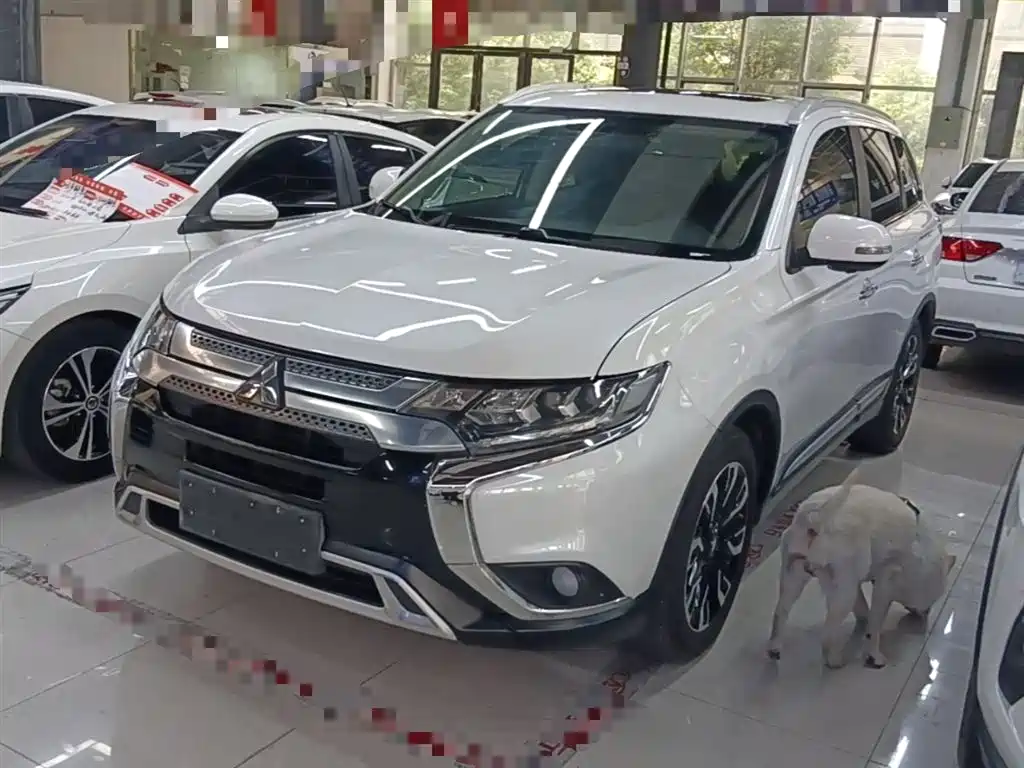 Mitsubishi Outlander 2020