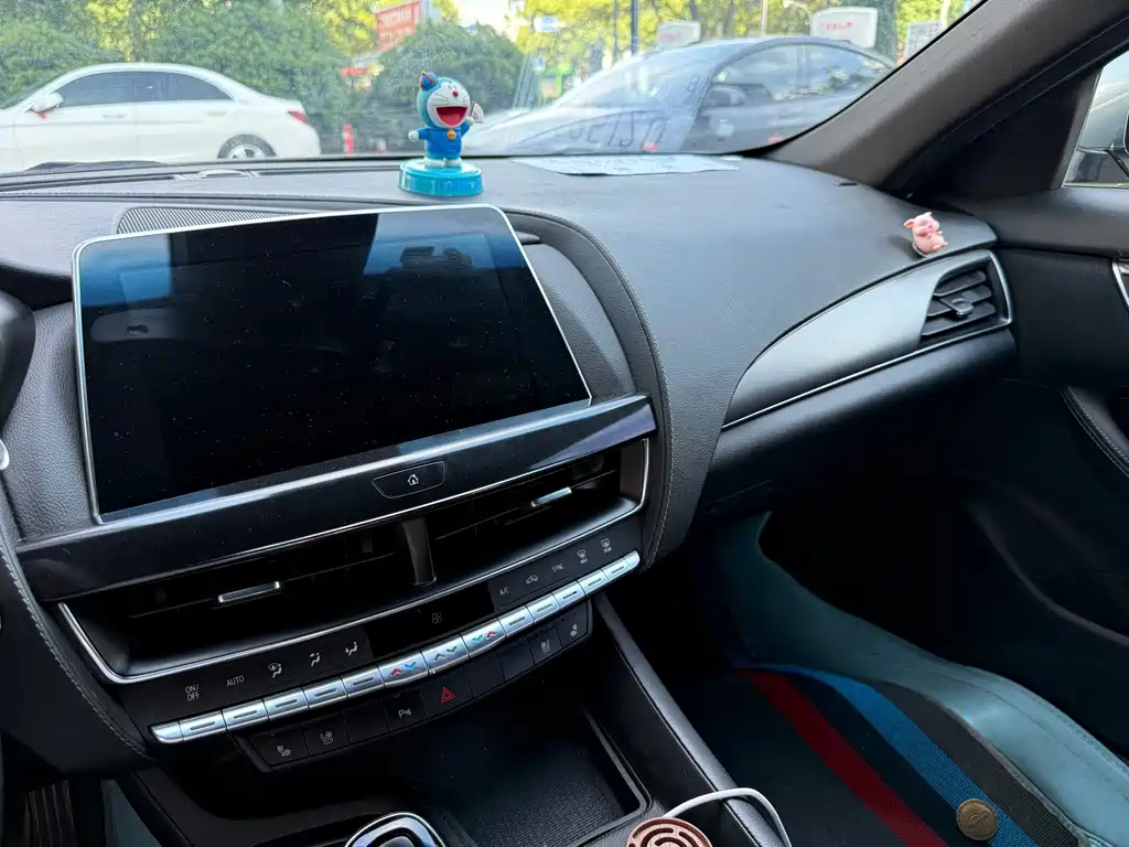 Cadillac CT5 — миниатюра 6