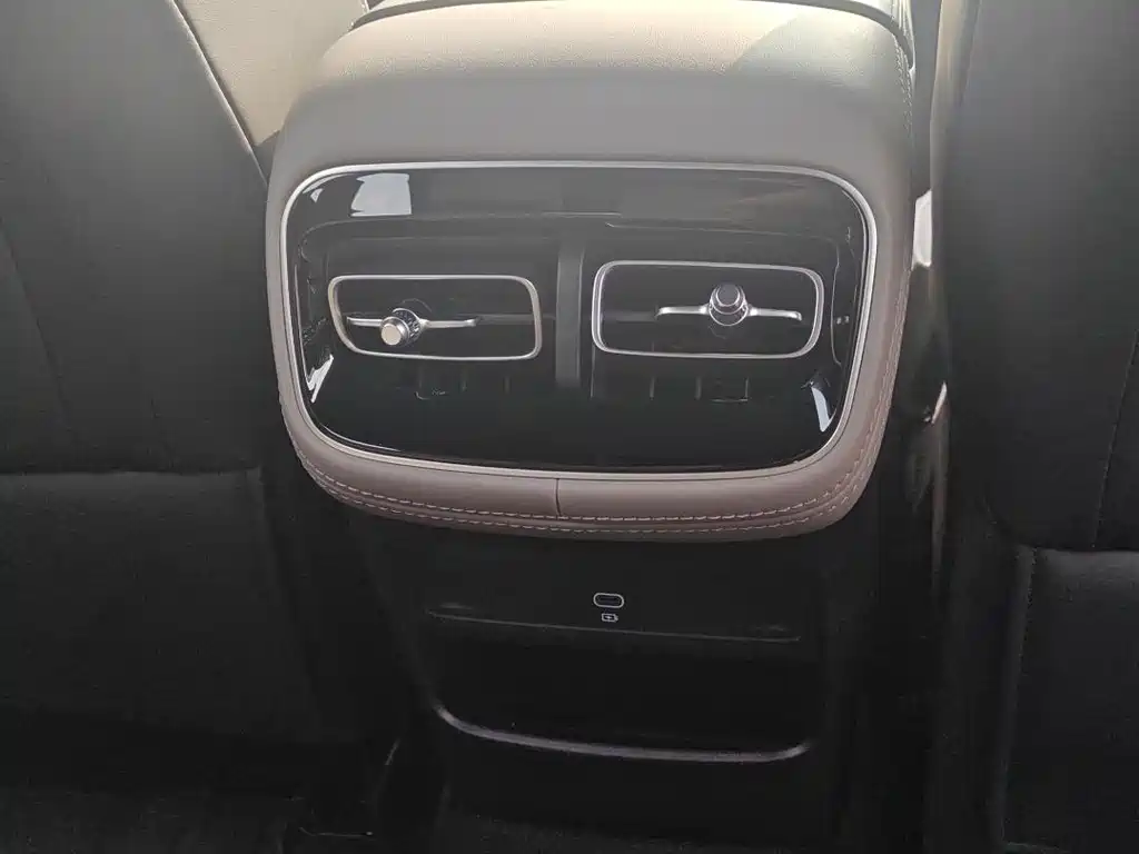 GEELY AUTOMOBILE BOYUE L