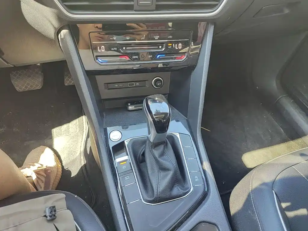 Volkswagen Tiguan L — миниатюра 14