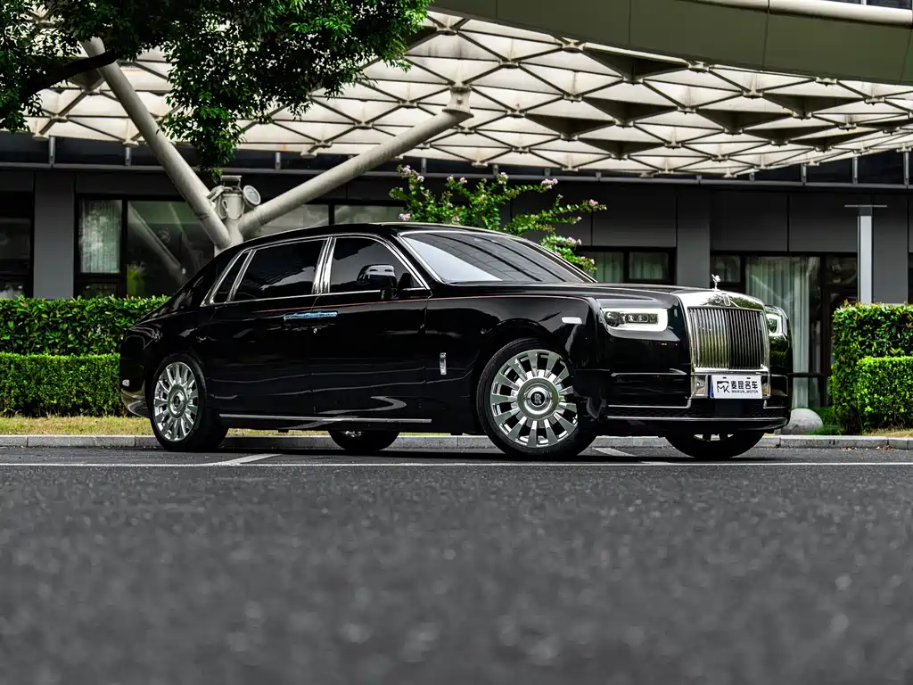 Rolls-Royce Phantom — миниатюра 3