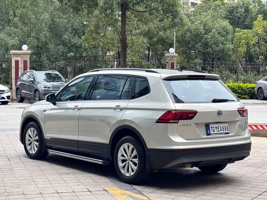 VOLKSWAGEN TIGUAN L