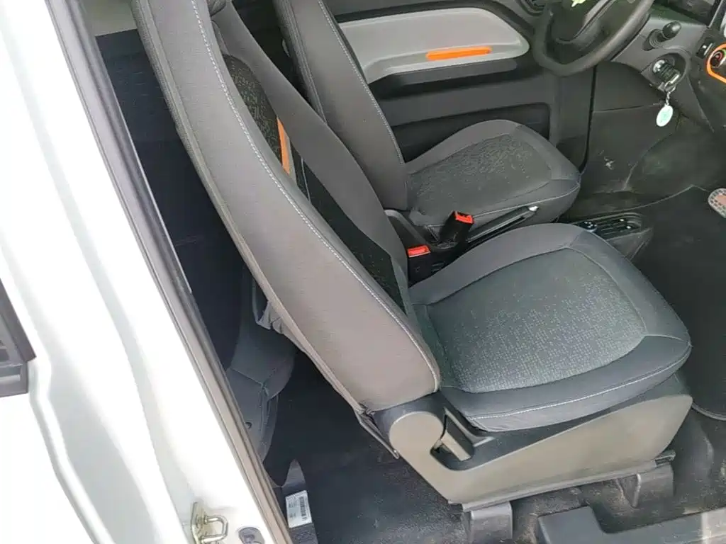 Wuling MINIEV — миниатюра 25