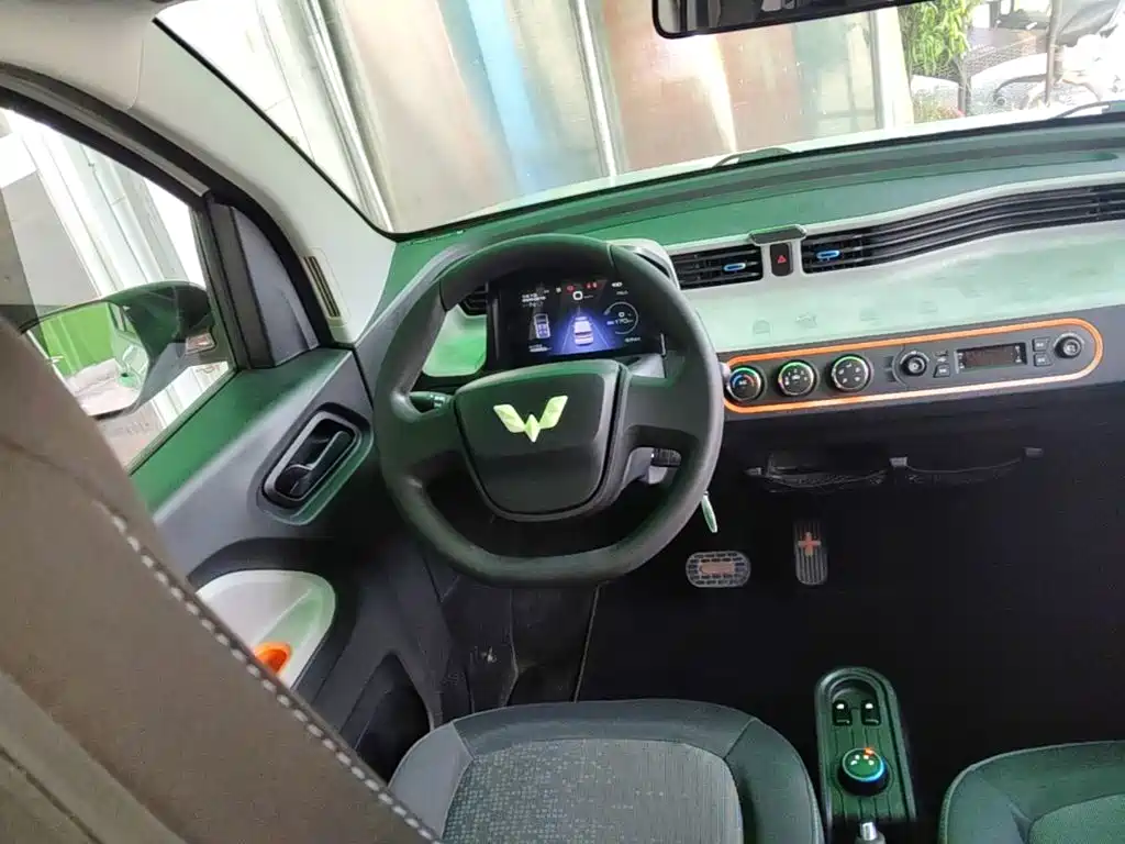 Wuling MINIEV — миниатюра 11