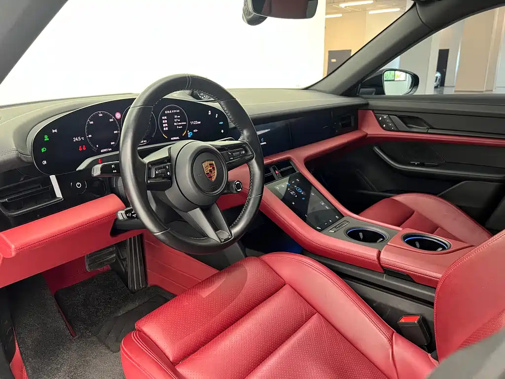 Porsche Taycan — миниатюра 10