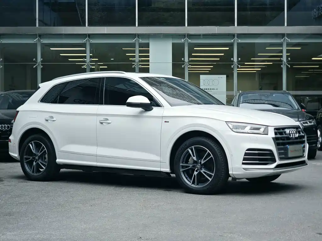 Audi Q5L — миниатюра 2